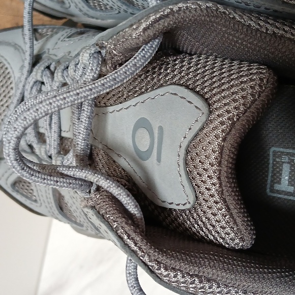 Oboz Women's Sawtooth II Low Hiking Shoe - Picture 9 of 16